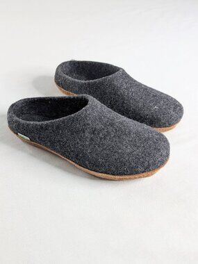 Kyrgies Gray Wool Slippers Molded Sole Comfort Shoes